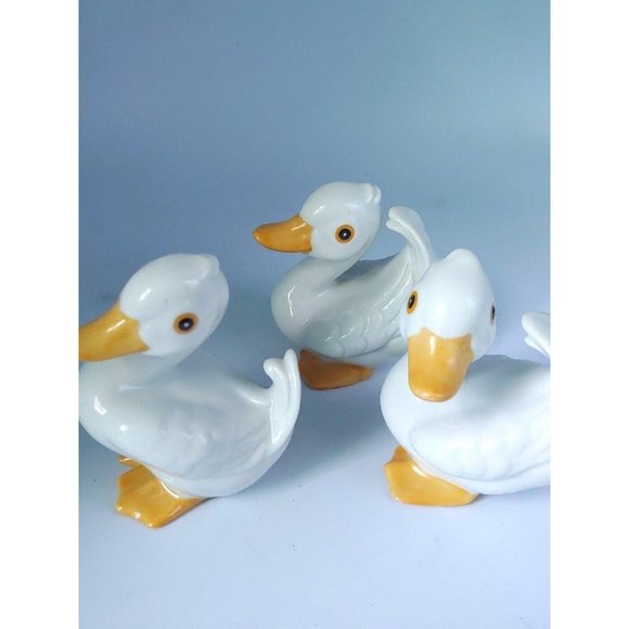 Vintage Set of 3 Porcelain Ducks - Picture 2 of 12